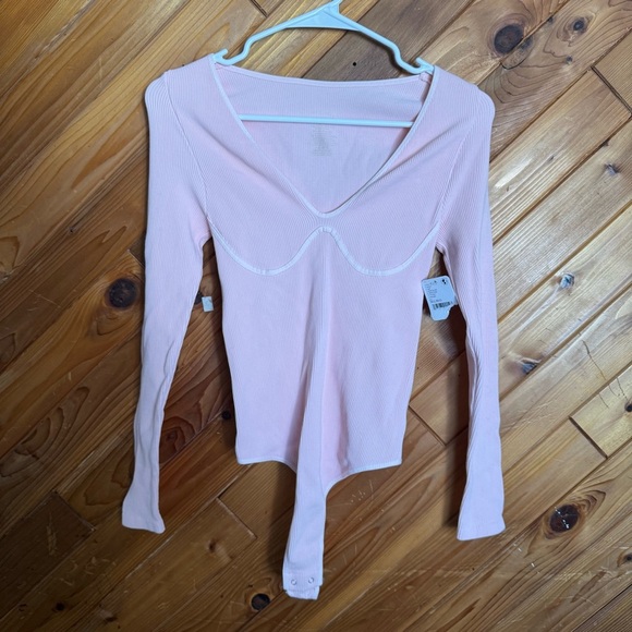 Free People Pink V-Neck Long Sleeve Bodysuit Size M/L - Picture 3 of 6